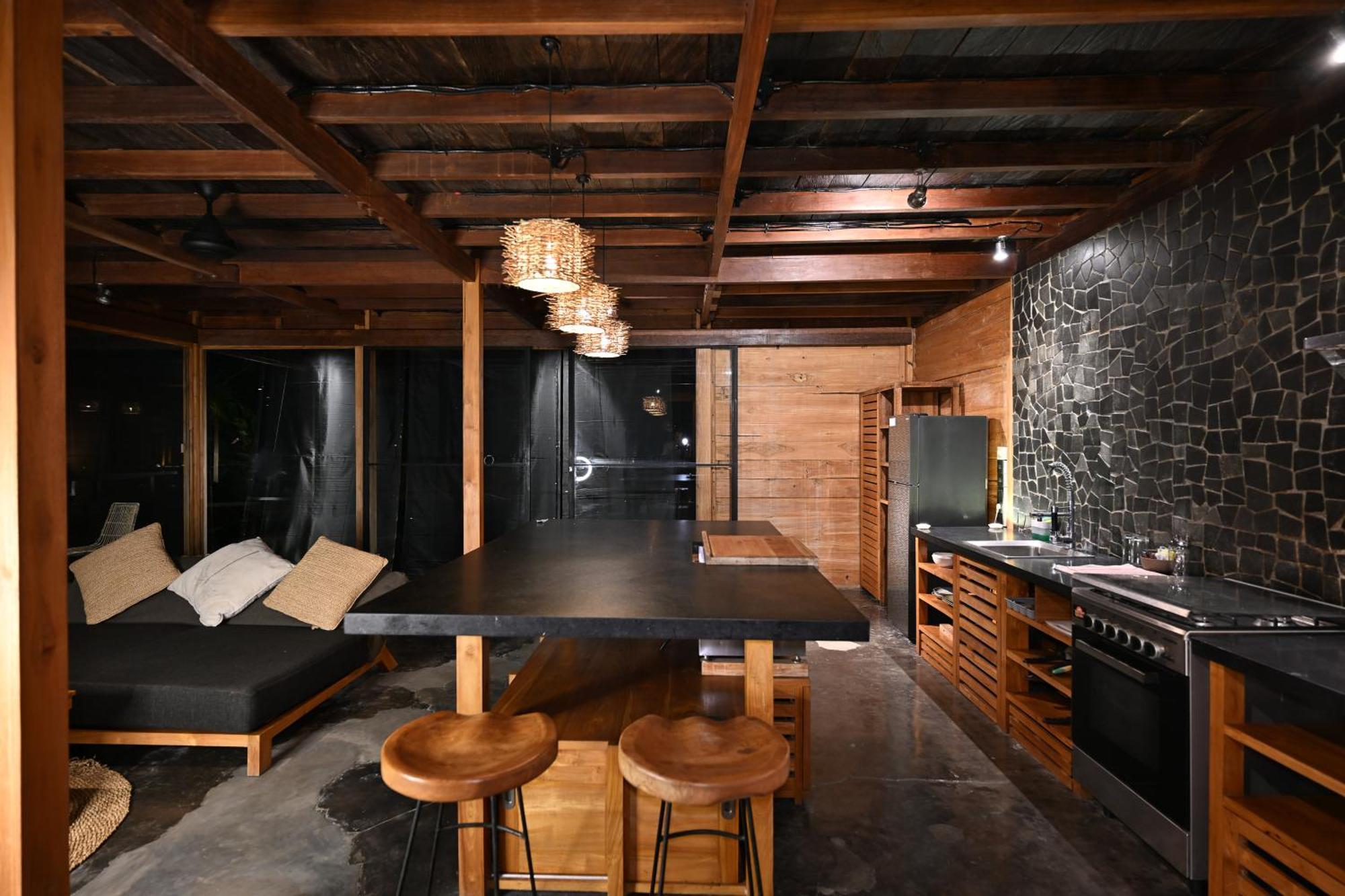 Wooden Paradise Couette-café Canggu
