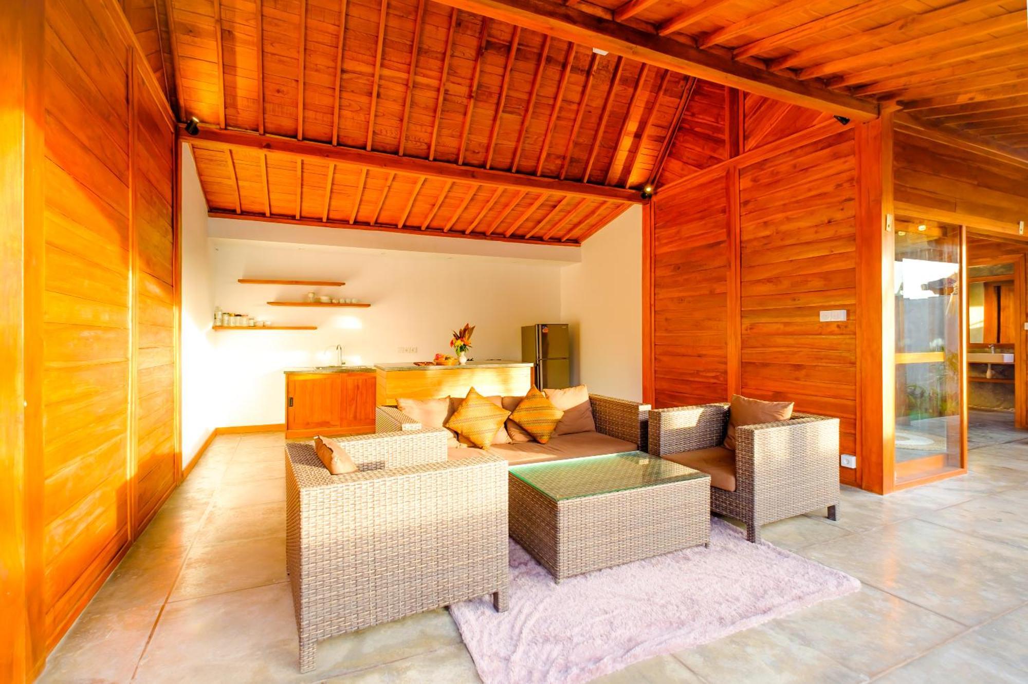 Wooden Paradise Bed & Breakfast